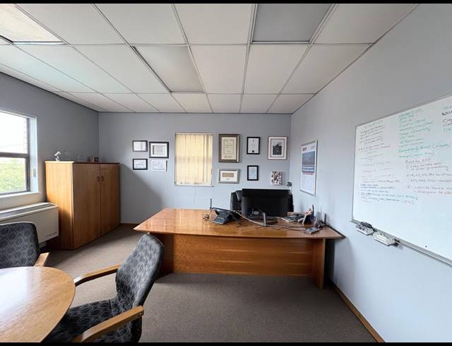 700M² OFFICE FOR SALE IN FOURWAYS